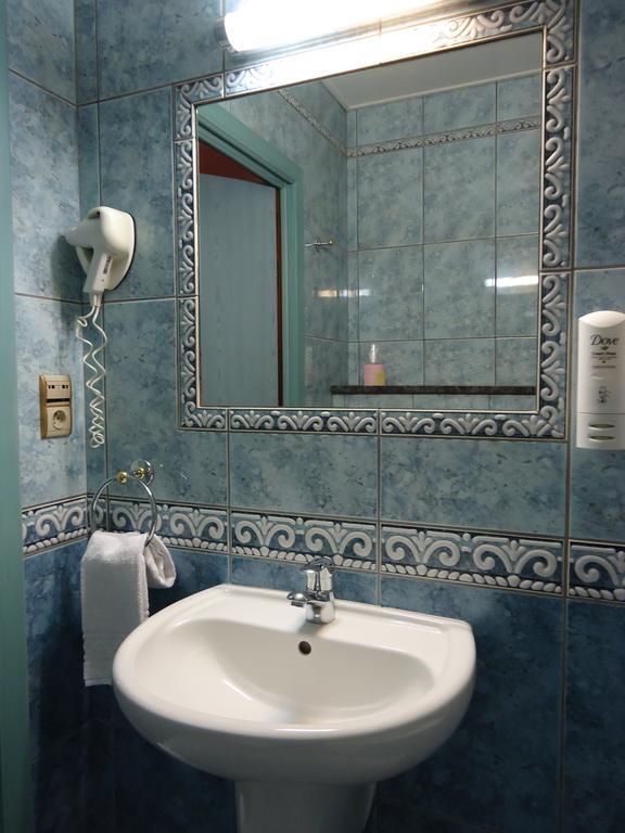 Hotel Le Pole Europeen Aubange Szoba fotó