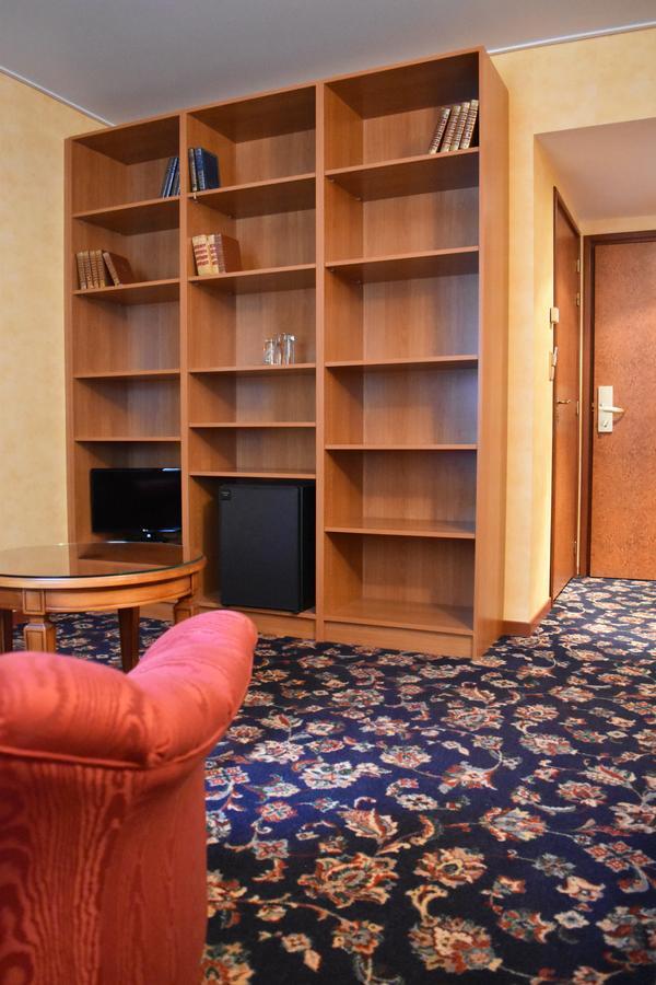 Hotel Le Pole Europeen Aubange Kültér fotó