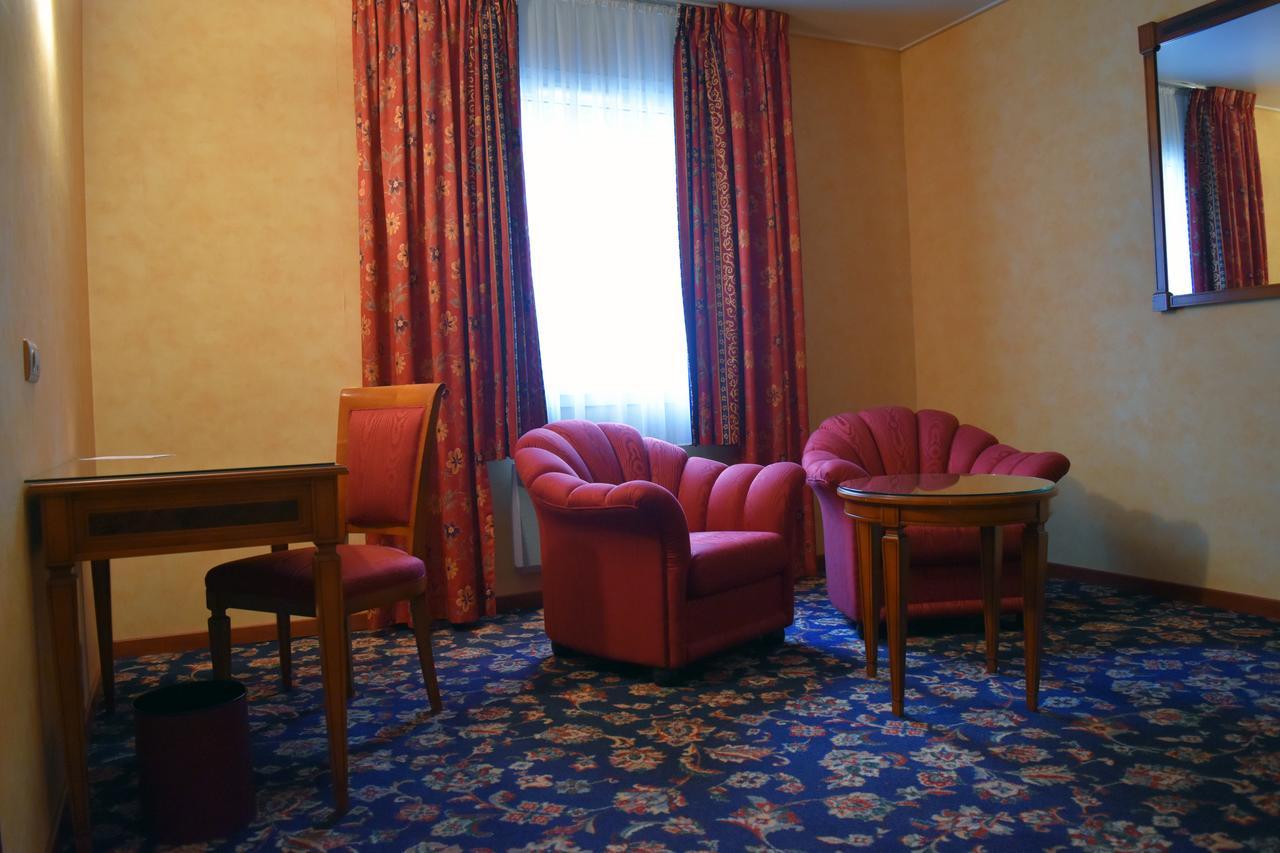 Hotel Le Pole Europeen Aubange Kültér fotó